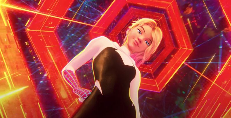 Spider-Gwen's Comic Backstory (& What The Spider-Verse Movie Changes)