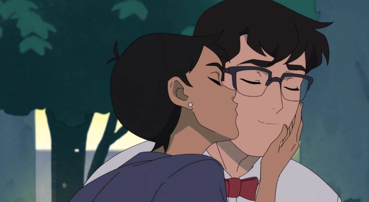 Lois kisses Clark on the cheek