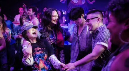 REVIEW: ‘The Wedding Banquet’ Proves That Remakes Can Become New Classics Lily Gladstone, Kelly Marie Tran, Han Gi-chan, Bopwen Yang in The Wedding Banquet 2025 ( From Sundance)
