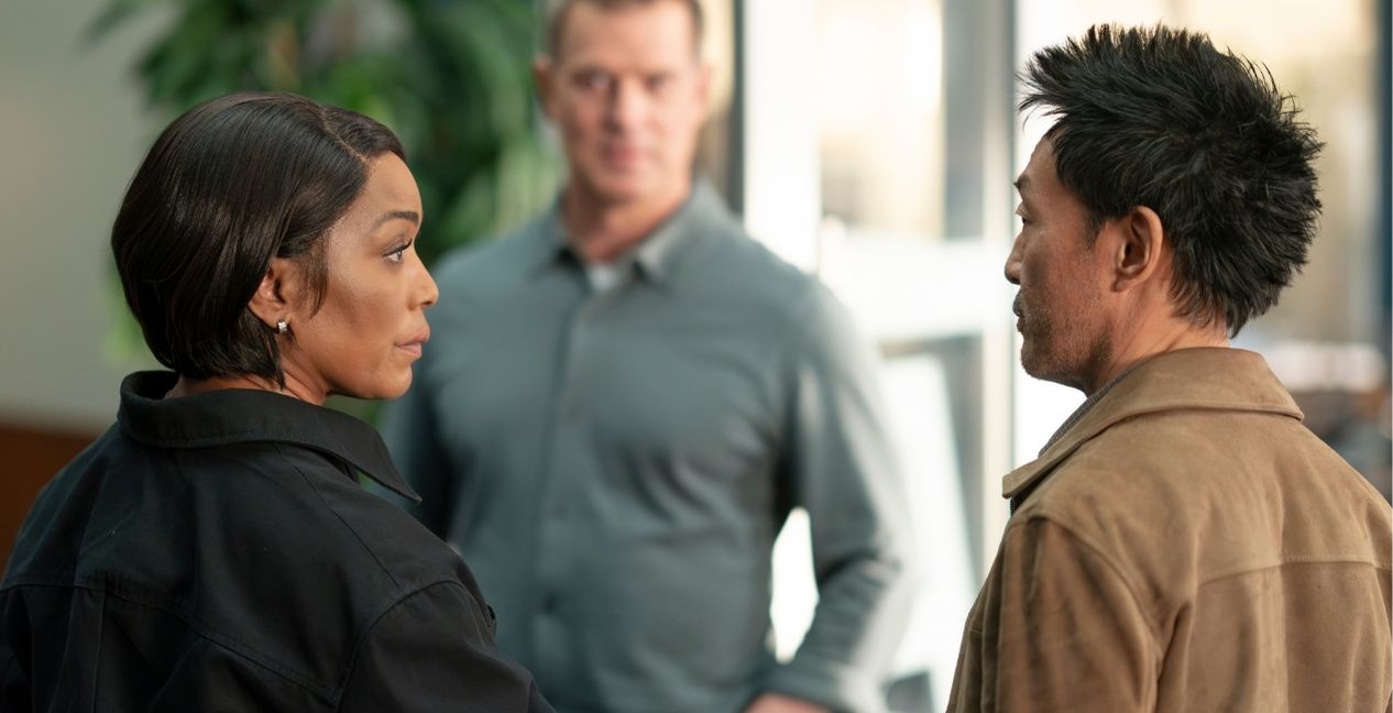 Angela Bassett and Kenneth Choi in 9-1-1 Season 8 Episode 10