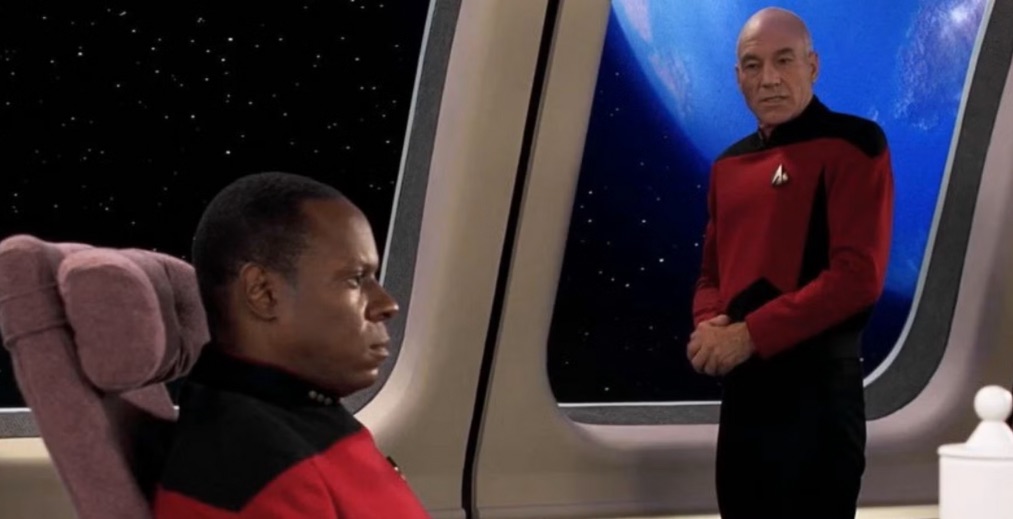 Captain Sisko and Captain Picard 