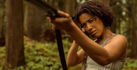 Jasmin Savoy Brown as Taissa in Yellowjackets Season 3 Episode 5