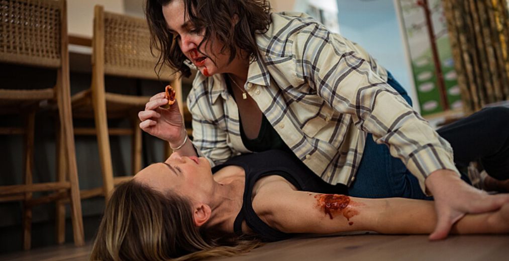 Shauna threatens Melissa in Yellowjackets Season 3 Episode 9