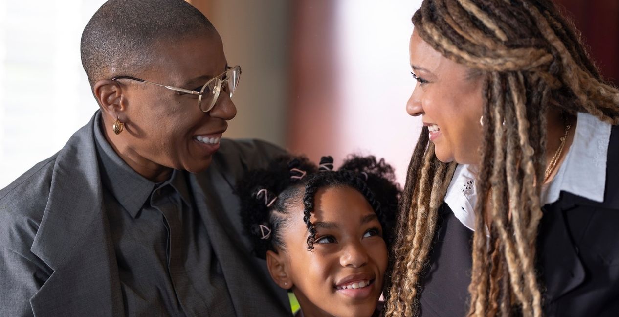 Aisha Hinds and Tracie Thoms in 9-1-1 Season 8 Episode 18
