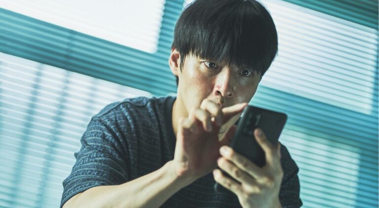 Kang Ha-neul in Wall to Wall (2025)