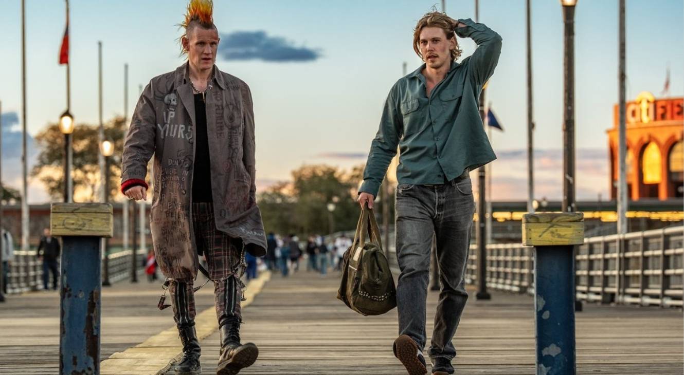 Matt Smith and Austin Butler in Caught Stealing