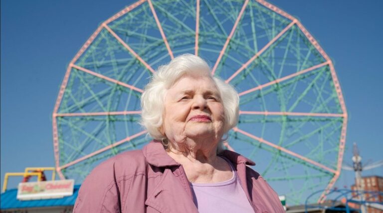 June Squibb in Eleanor the Great