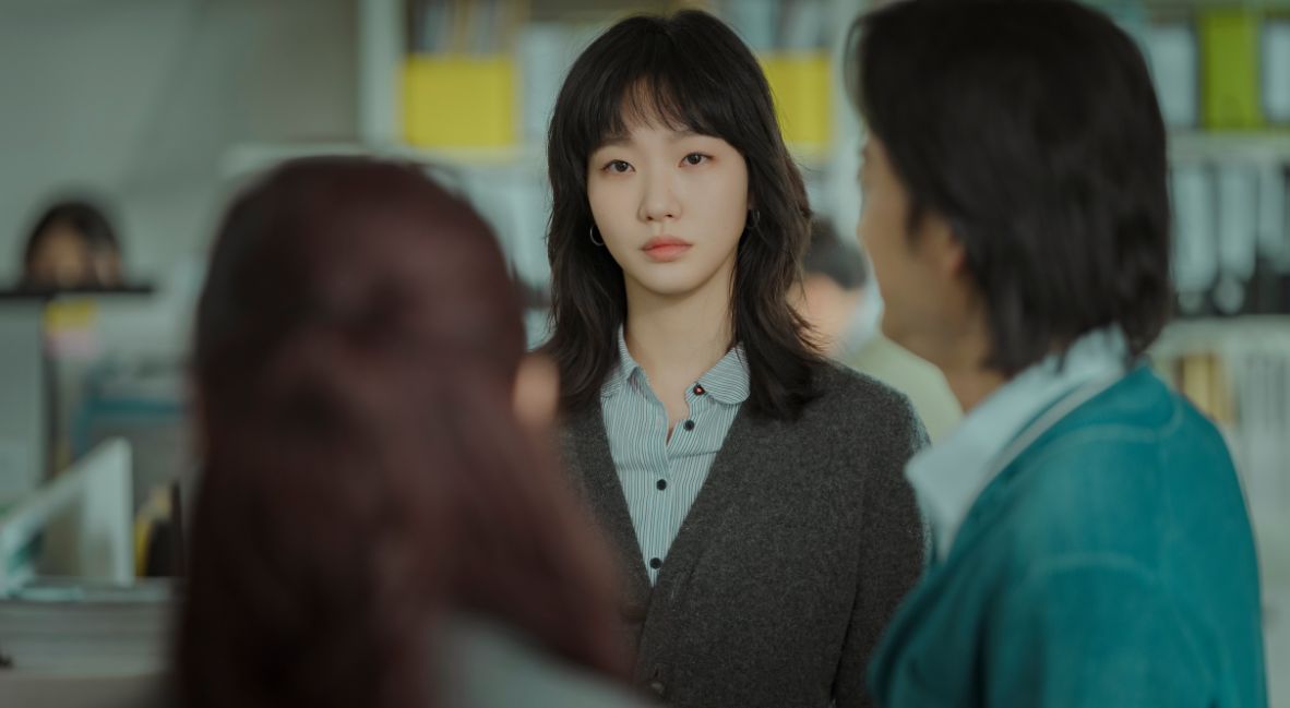 Kim Go-eun stars as Eun-jung in You and Everything Else