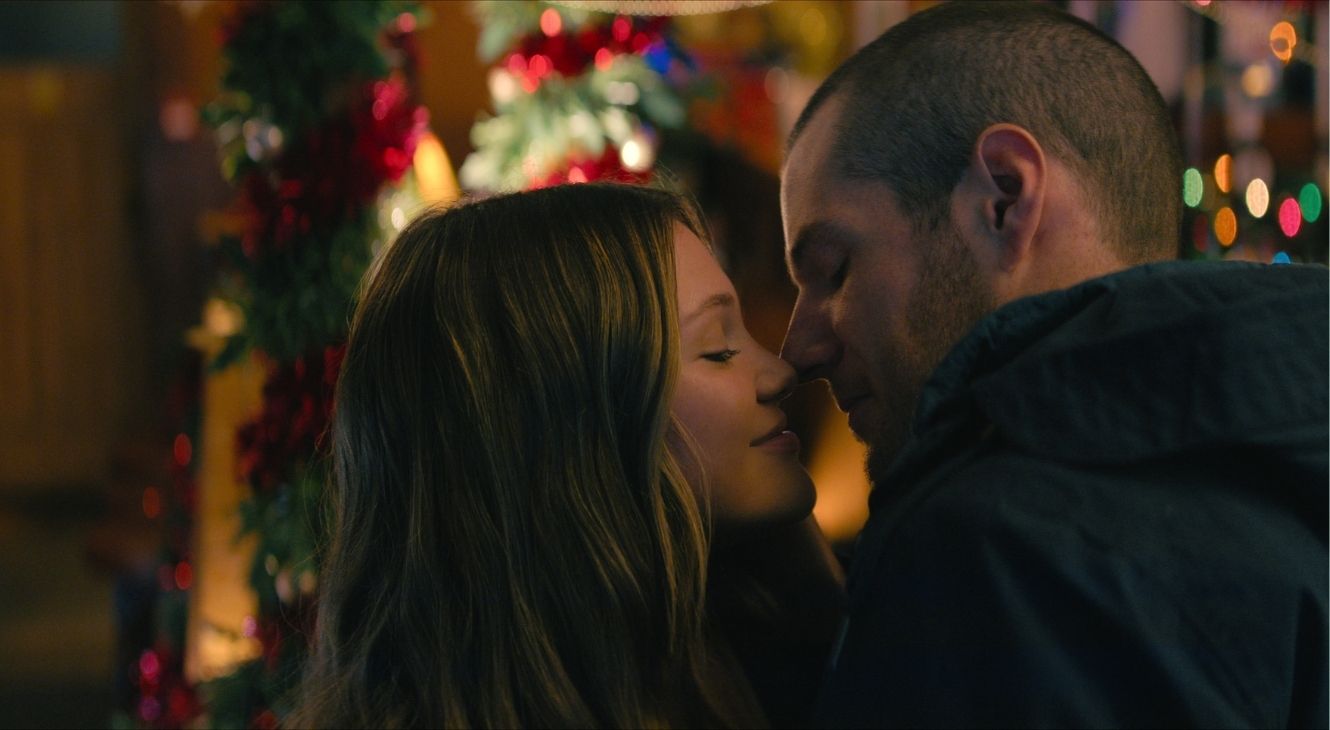 REVIEW: 'Jingle Bell Heist' Questions Who Is Naughty Or Nice 2 Olivia Holt and Connor Swindells in Jingle Bell Heist