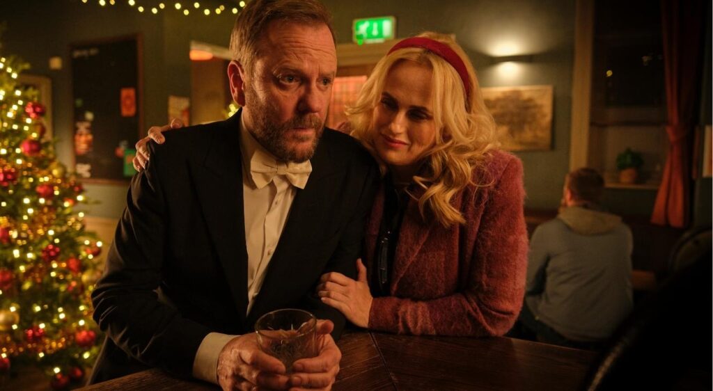 Kiefer Sutherland and Rebel Wilson in Tinsel Town