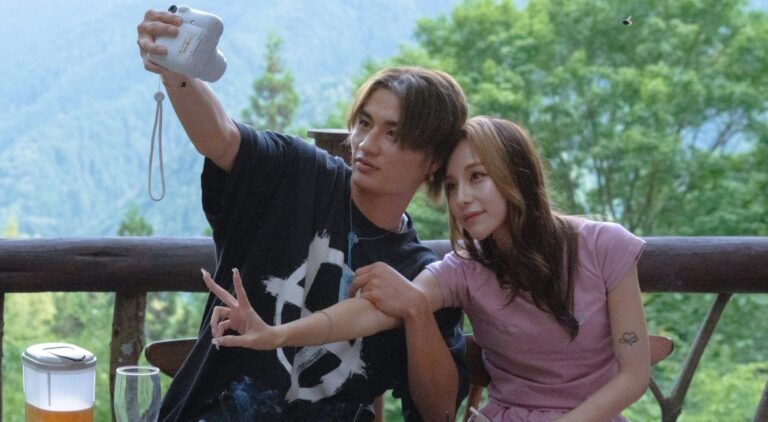 Badly In Love Episode 5 -7 still from Netflix