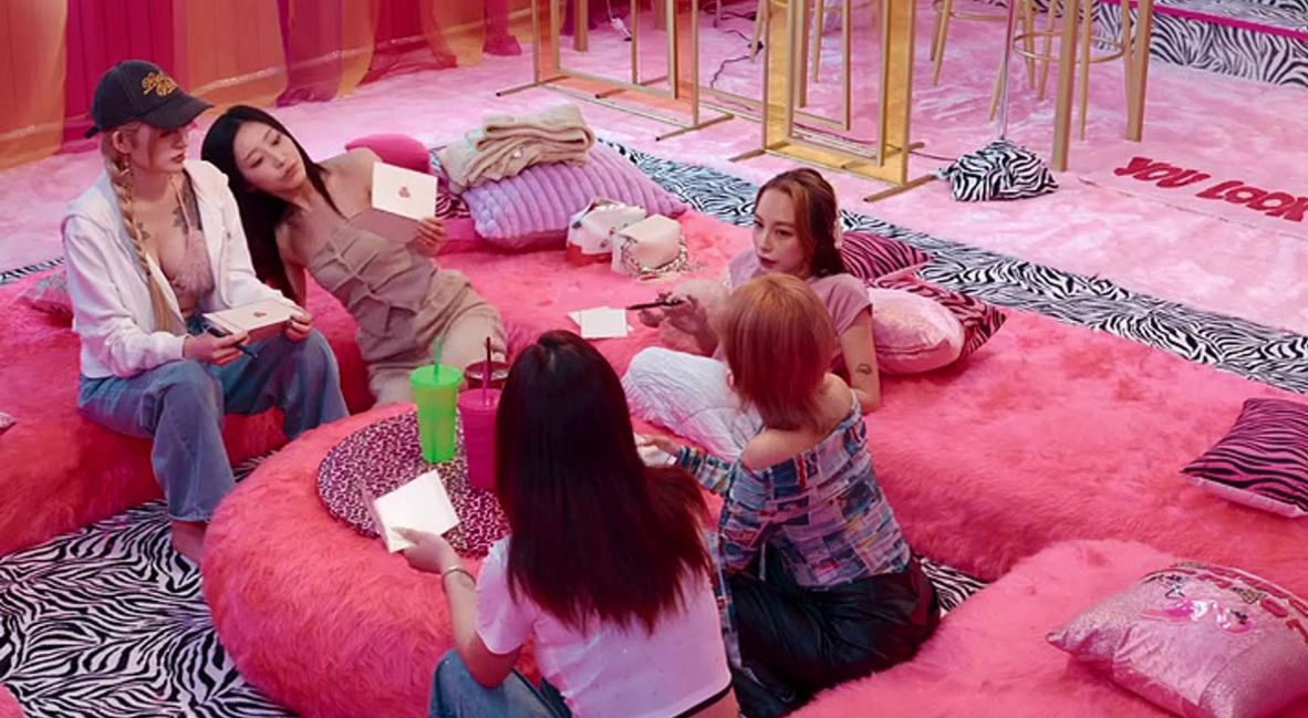 REVIEW: 'Badly In Love' Episodes 5-7 1 Badly In Love Episode 5 -7 still from Netflix