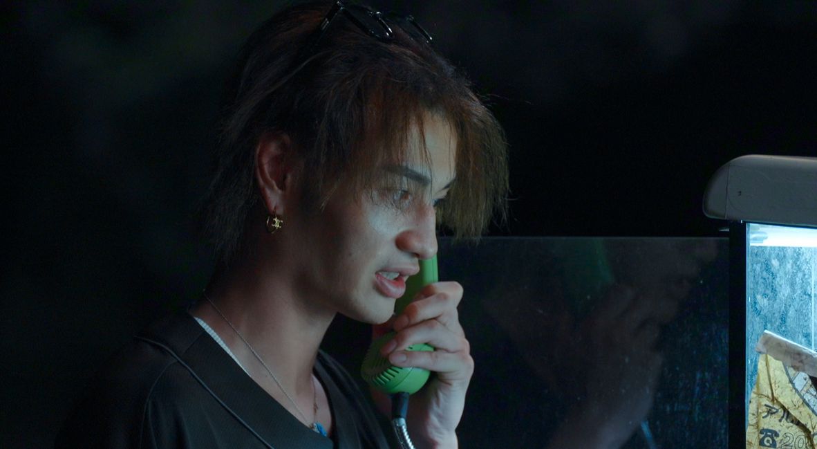 Nisei calls in mom during Badly in Love