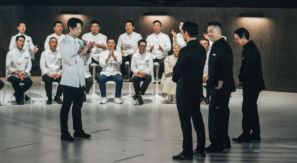 The White Spoons face off against the Black Spoons