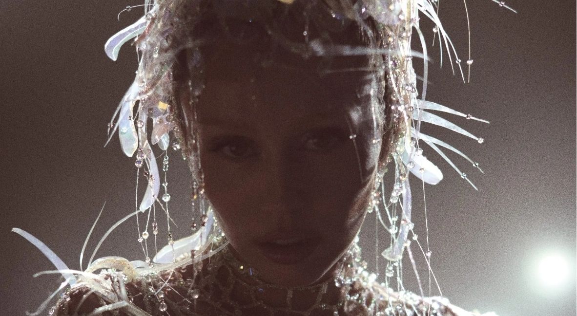 Miley Cyrus: Something Beautiful