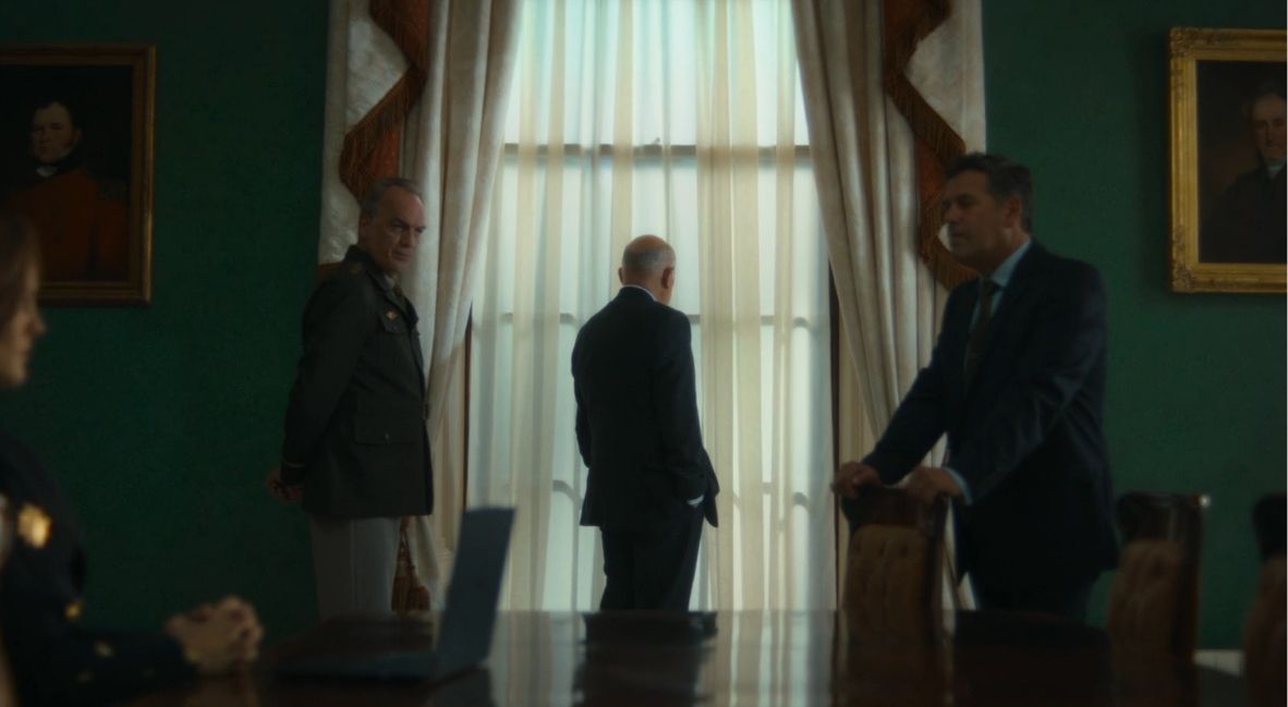 Prime Minister in The War Between the Land and the Sea Episode 3