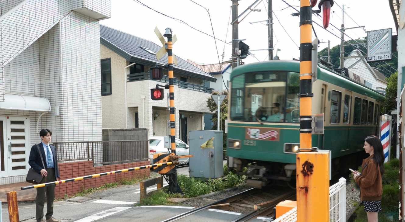 Kim Seon-ho and Go Yeon-jung in Can This Love Be Translated?