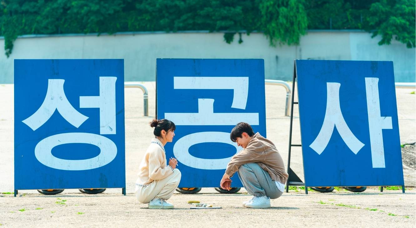 Kim Hye-jun and Lee Jun-ho in Cashero