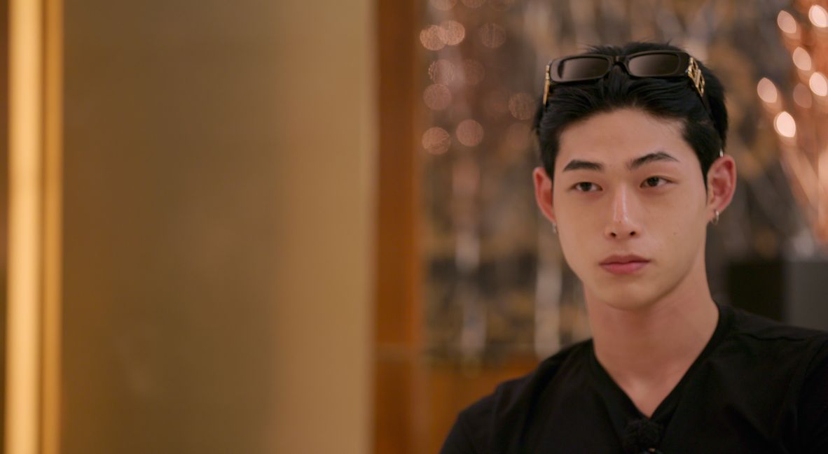 REVIEW: 'Single's Inferno' Season 5 Is Off to An Energized Start 1 Song Seung-il on a date in paradise