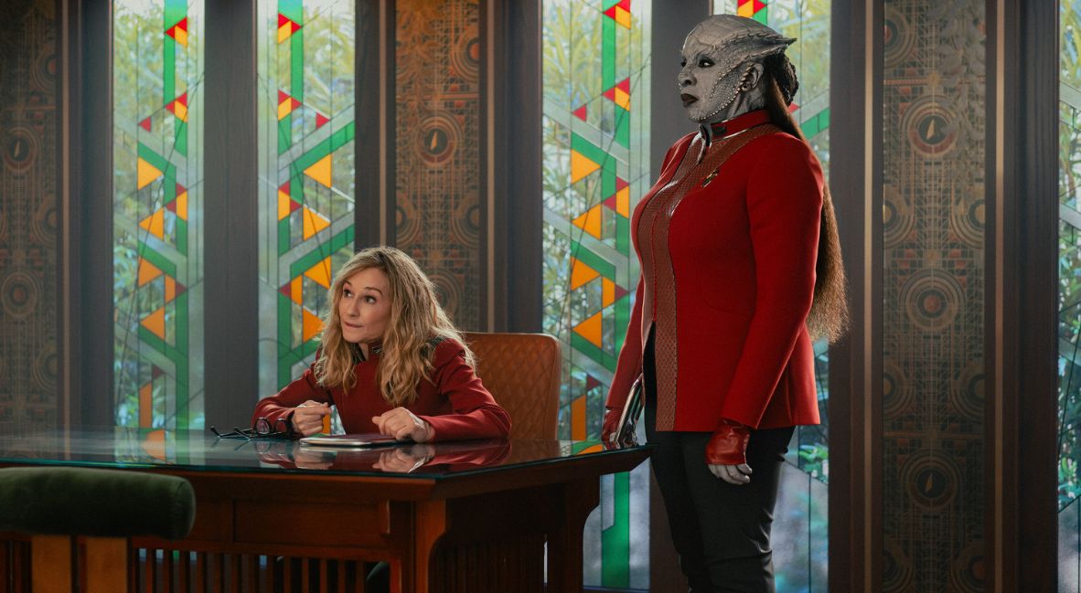 Holly Hunter plays Chancellor Nahla Ake