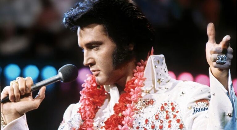 Elvis in EPiC Elvis Presley in Concert But Why Tho