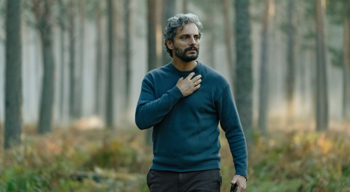 Joaquin Furriel as Luis in Firebreak