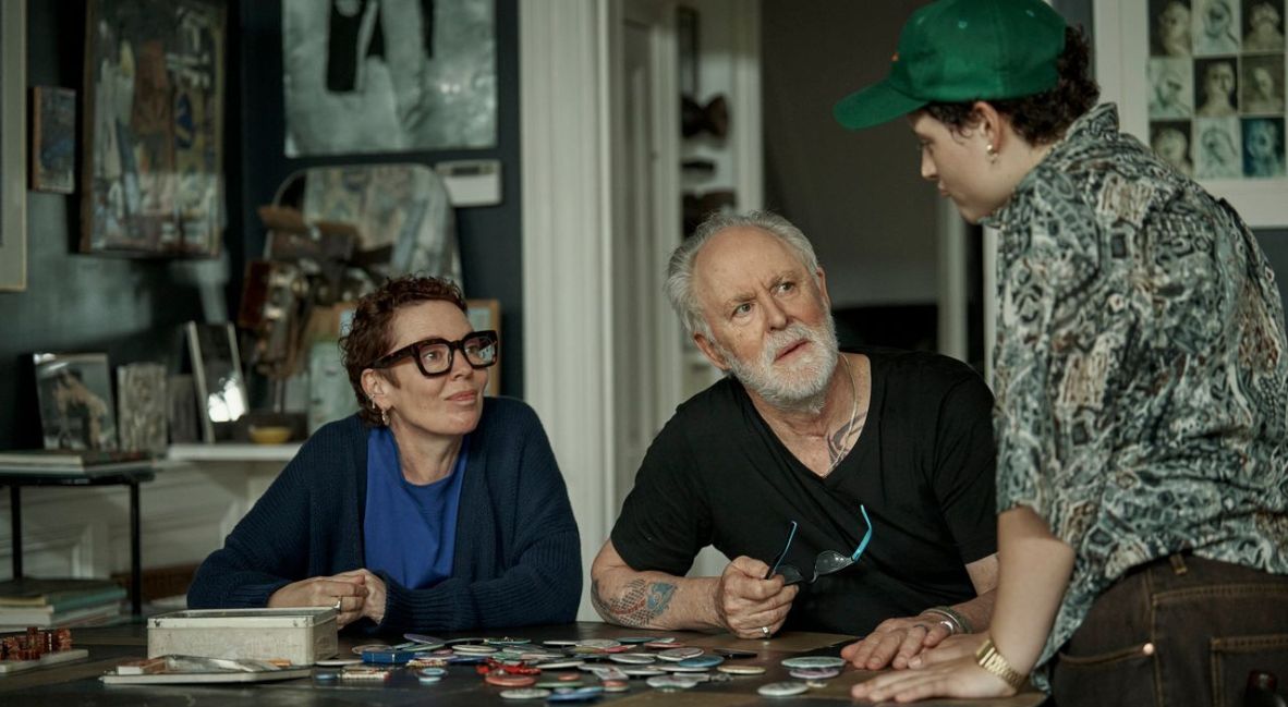 Hannah, Jimpa, and Frances around a table