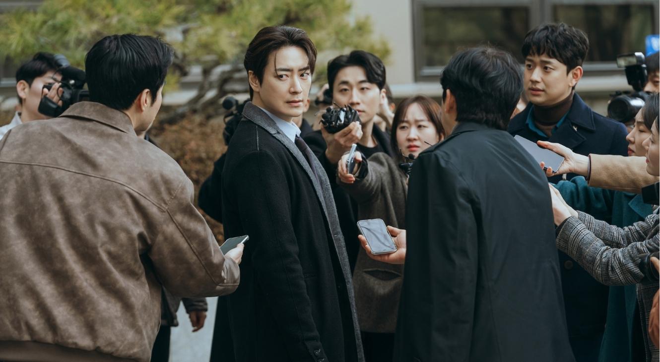 Lee Joon-hyuk in The Art of Sarah