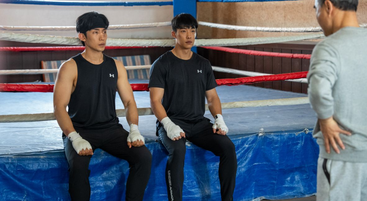 Bloodhounds season 2 still from netflix