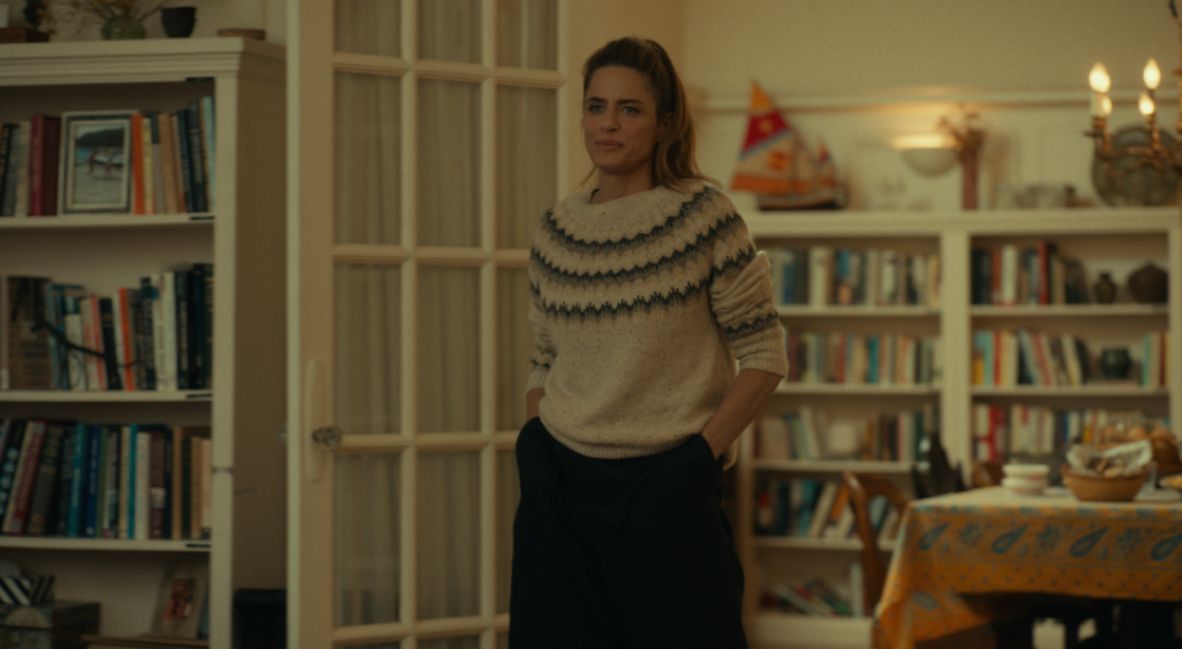 Amanda Peet stars as Dianne in Fantasy Life