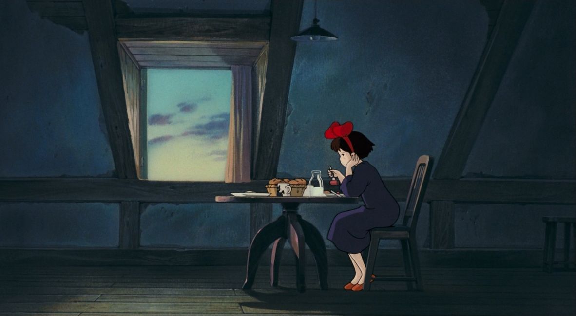 Kiki eats alone