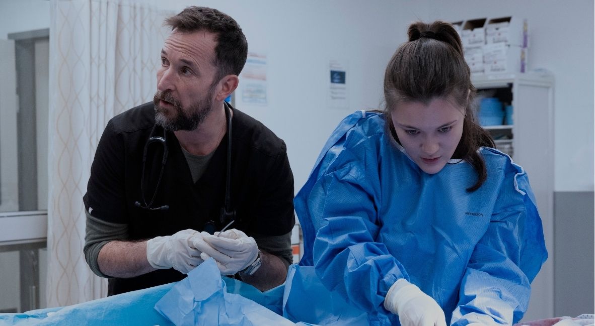 Robby and Santos in The Pitt Season 2 Episode 12