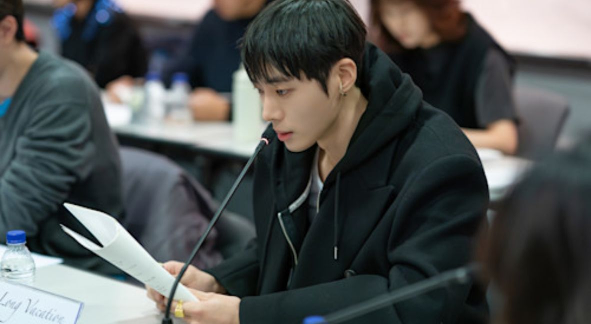 Choo Young-woo at Long Vacation table read