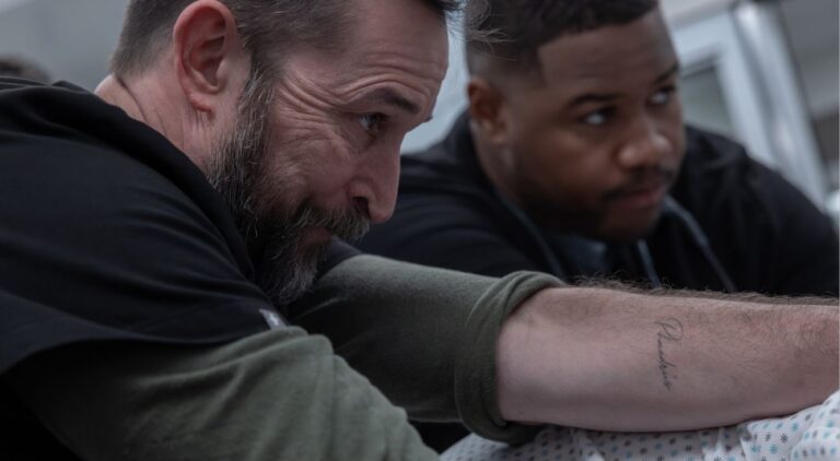 Robby and Crus in The Pitt Season 2 Episode 14