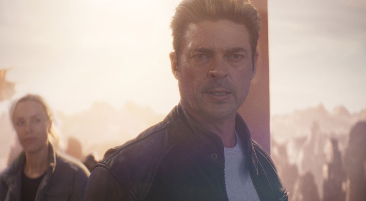 Karl Urban stars as Johnny Cage in Mortal Kombat II