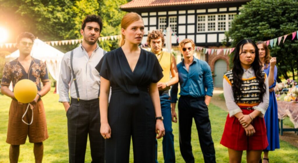 Maxton Hall – The World Between Us Brings The Original Series To A Close Maxton Hall Season 3 first look still