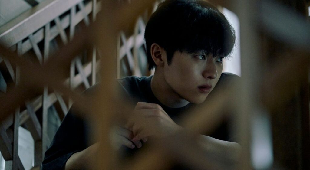 Choi Hyun-wook in Notes from the Last Row