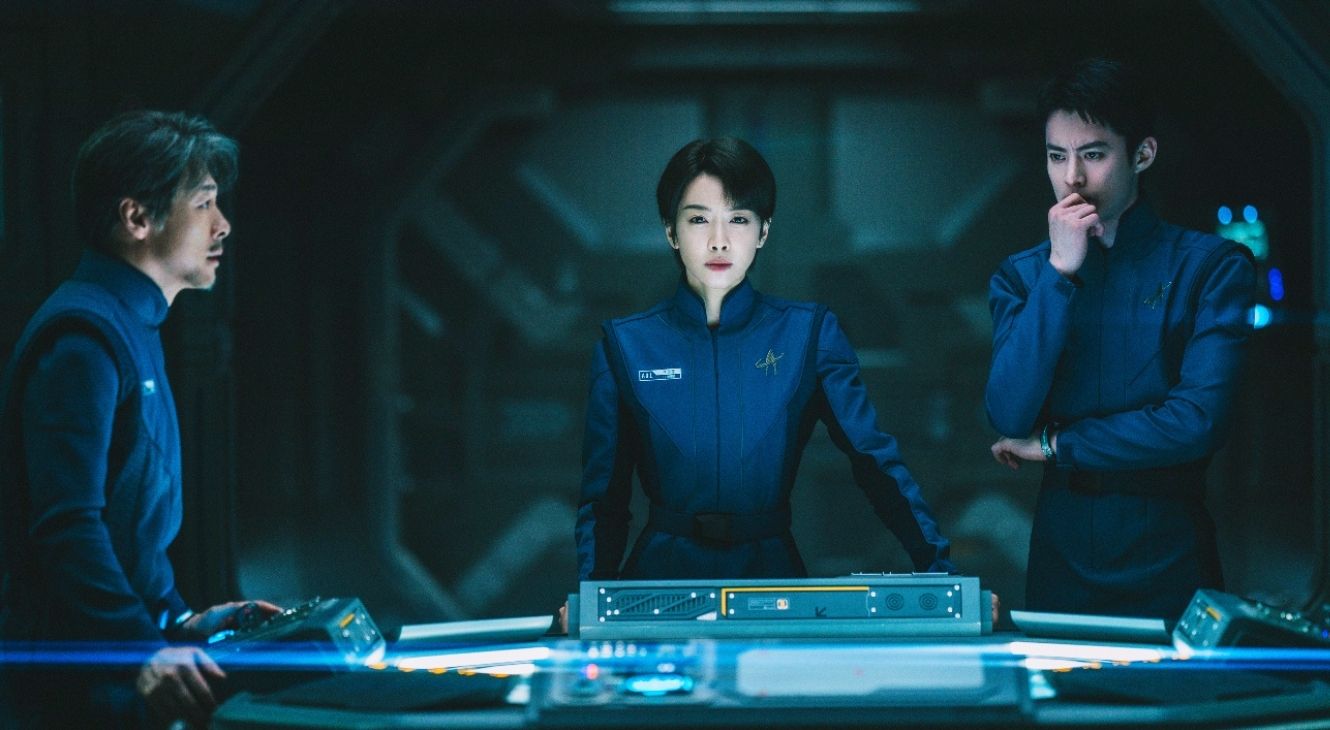Victoria Song and Dylan Wang in Per Aspera Ad Astra