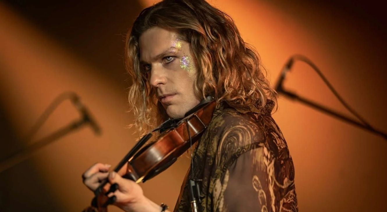 Sam Reid in The Vampire Lestat Episode 1