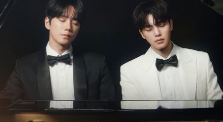 Four Hands Two Sonatas keyart