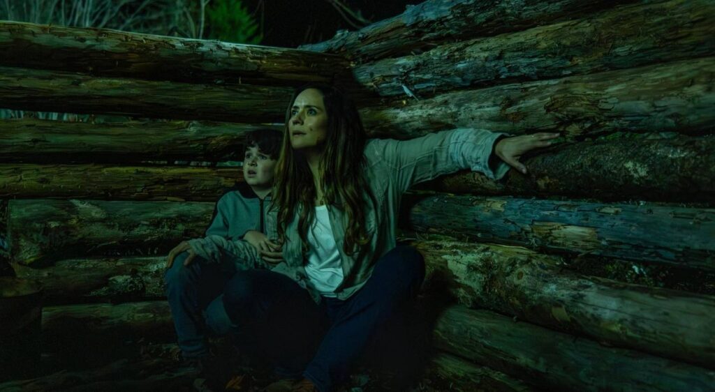 Simon Webster as Ethan Matthews, Catalina Sandino Moreno as Tabitha Matthews in FROM Season 4