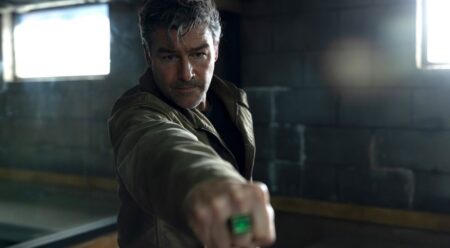 Kyle Chandler in Lanterns Episode 1