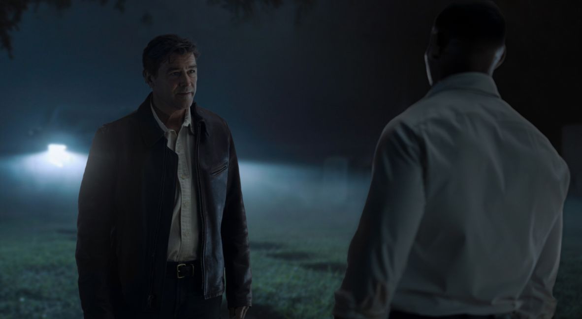 Kyle Chandler in Lanterns Episode 6