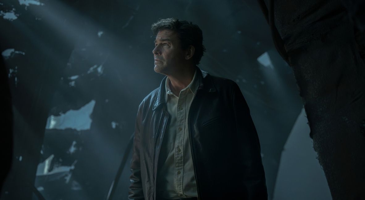 RECAP: ‘Lanterns’ Episode 7 — “The Jordan Boys’ Legacy” 6 Kyle Chandler in Lanterns Episode 7