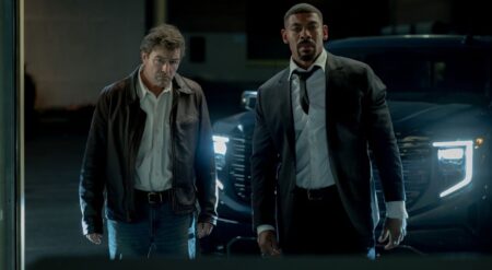 Kyle Chandler and Aaron Pierre in Lanterns Episode 7