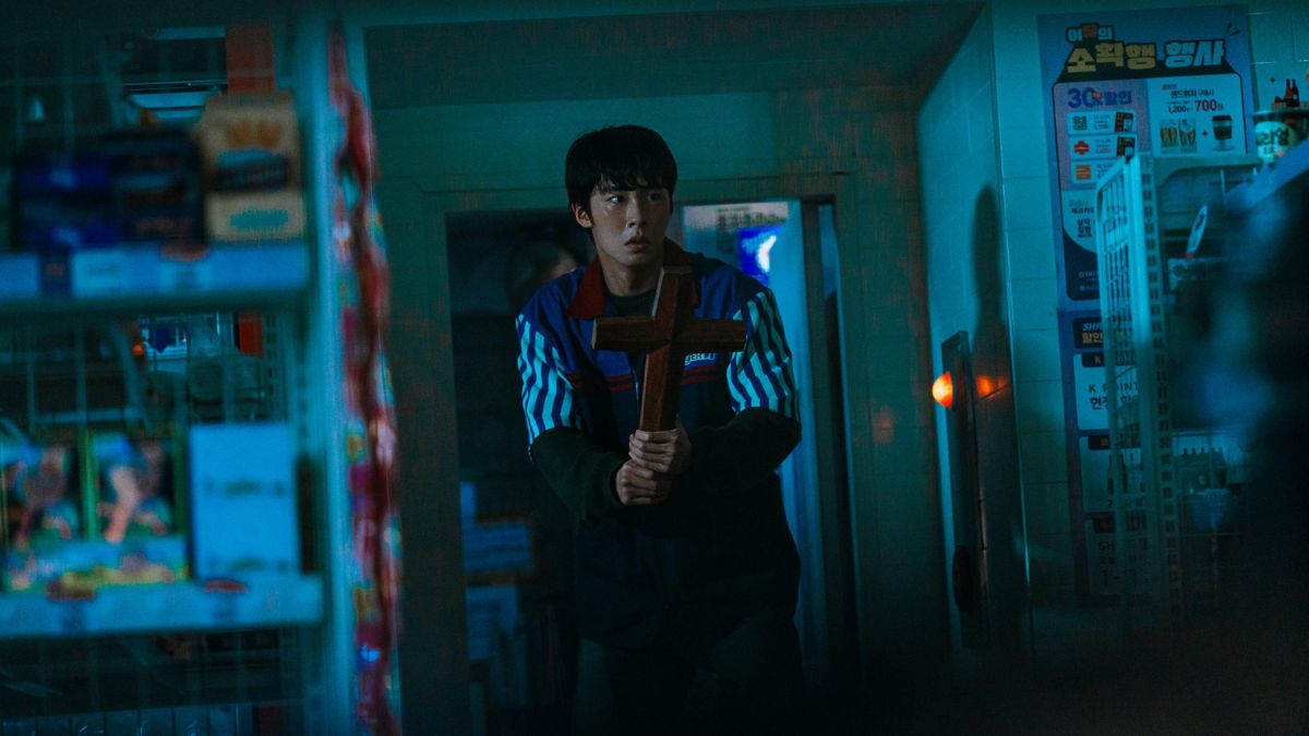 Lee Jae-wook's New Netflix Series Is Set To Haunt Halloween 3 Dead-End Job trailer still from Netflix - KDrama