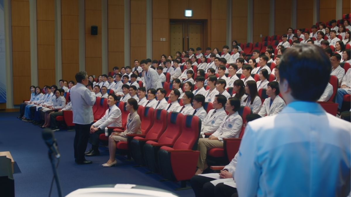 Doctor X: Mafia in White Episodes 1-2