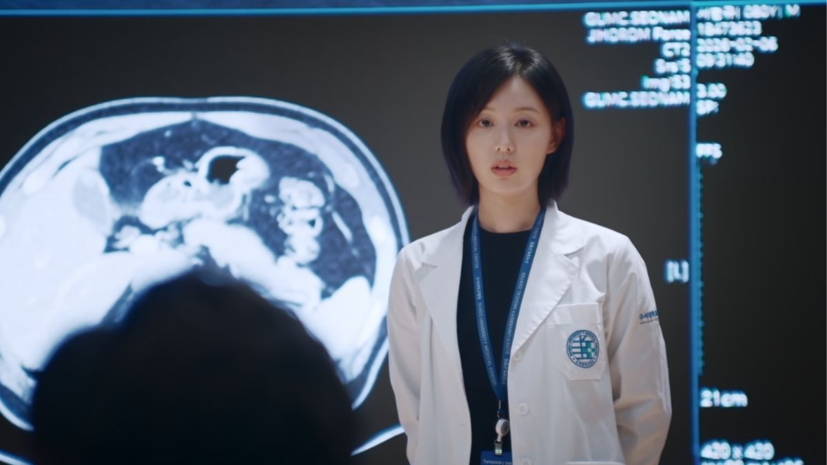 Dr Gye in Doctor X: Mafia in White Episodes 1-2