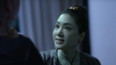 Garlah in The Crow Club Episode 3