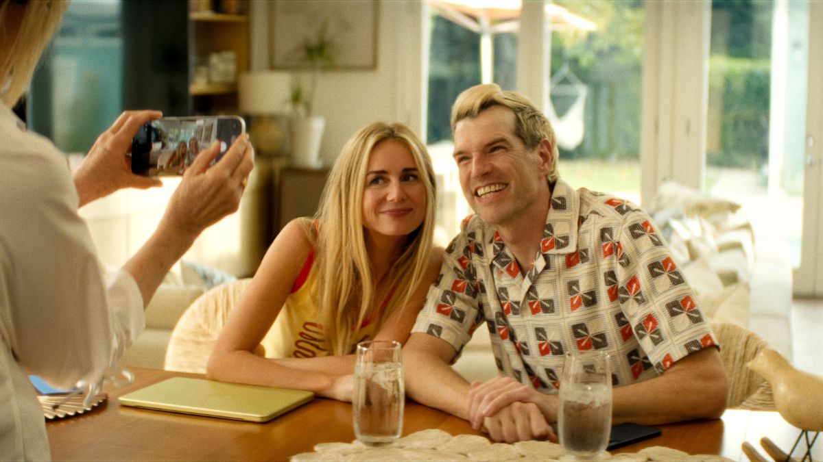 REVIEW: 'Nobody Wants This' Season 3 Is A Complete Shanda 2 Justine Luce and Timothy Simons in Nobody Wants This Season 3